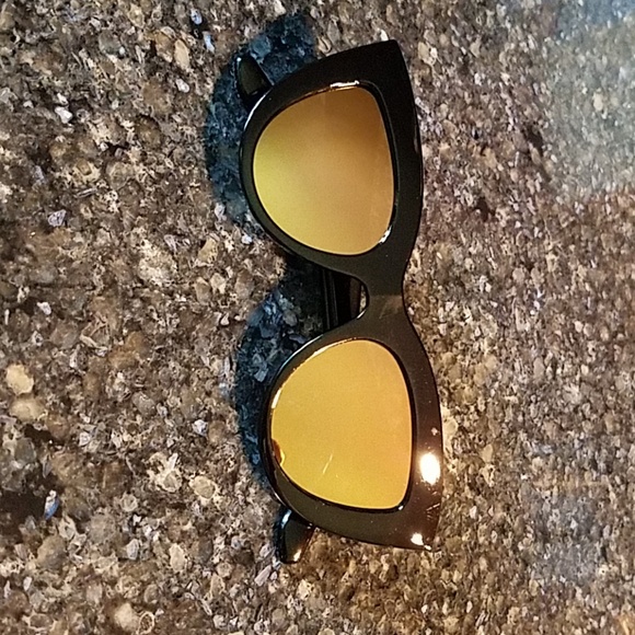 2/$20 OVERSIZED CAT EYE MIRRORED SUNGLASSES PINUP - Picture 4 of 5